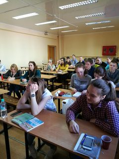 студенты на открытой лекции Новокрещенова В.В.