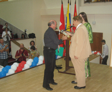 Вручение диплома лауреата конкурса на лучшую научную книгу 2011 года. 14 сентября 2012 года в г. Сочи